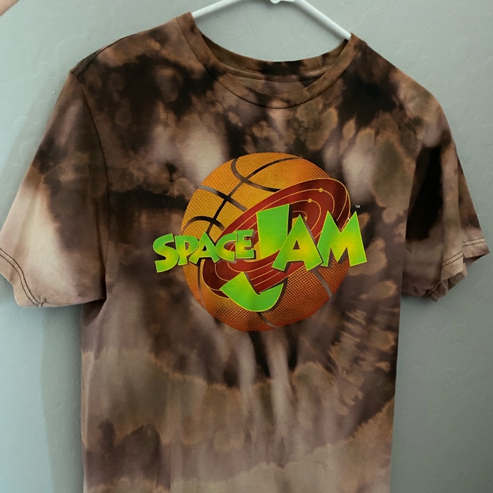 Men’s Medium vintage Space Jam bleached tee